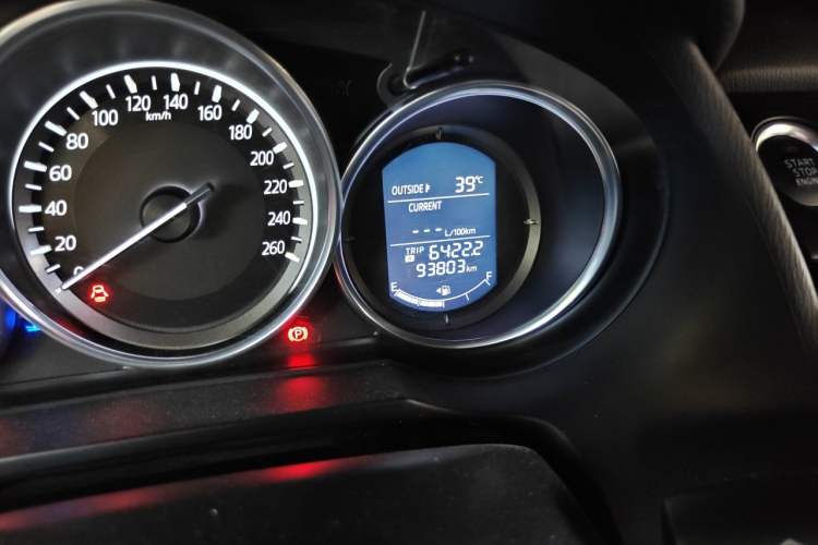 Used Mazda Atenza 2017 2.0L Blue Sky Luxury Edition Odometer Close Up