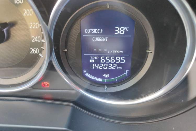 Used Mazda Atenza 2017 2.0L Blue Sky Luxury Edition Odometer Close Up