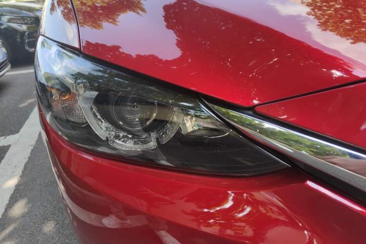 Used Mazda Atenza 2017 2.0L Blue Sky Luxury Edition Right Front Headlight