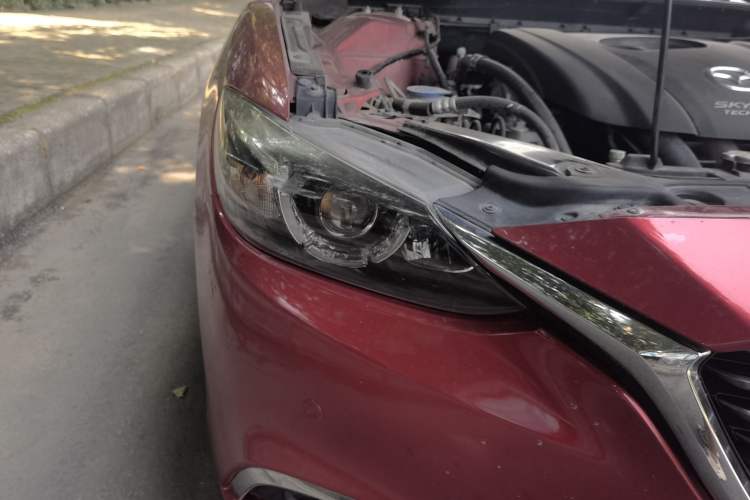 Used Mazda Atenza 2017 2.0L Blue Sky Luxury Edition Right Front Headlight