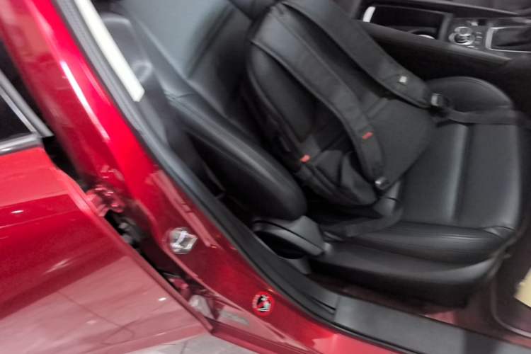 Used Mazda Atenza 2017 2.0L Blue Sky Luxury Edition Right Front Seat