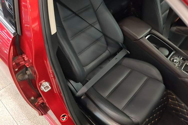 Used Mazda Atenza 2017 2.0L Blue Sky Luxury Edition Right Front Seat