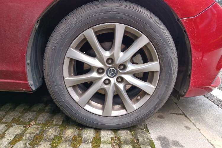 Used Mazda Atenza 2017 2.0L Blue Sky Luxury Edition Right Front Wheel Hub