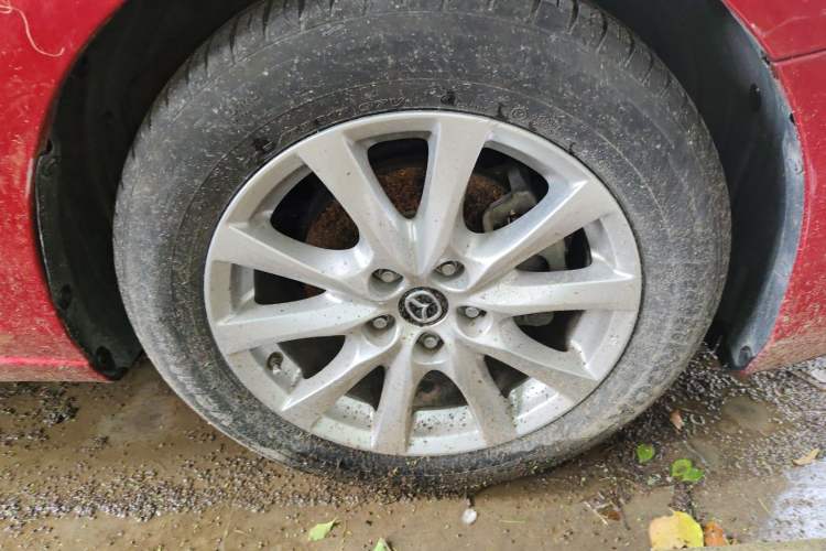 Used Mazda Atenza 2017 2.0L Blue Sky Luxury Edition Right Front Wheel Hub