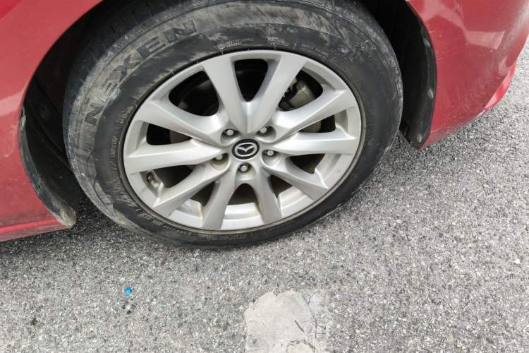Used Mazda Atenza 2017 2.0L Blue Sky Luxury Edition Right Front Wheel Hub