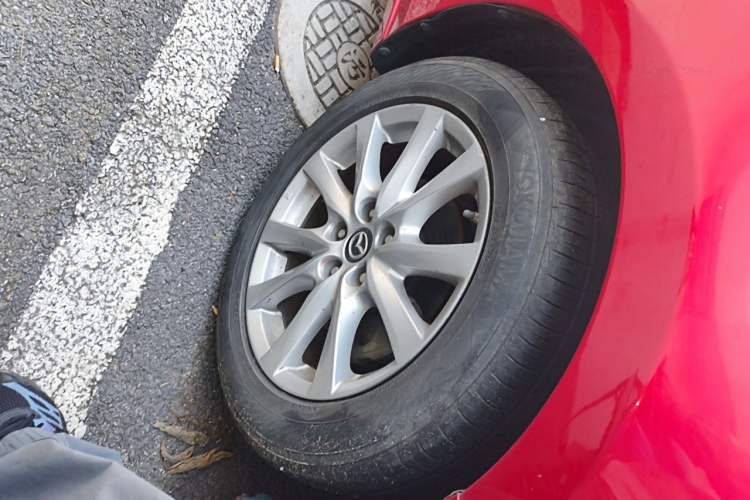 Used Mazda Atenza 2017 2.0L Blue Sky Luxury Edition Right Front Wheel Hub