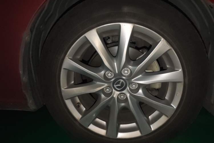 Used Mazda Atenza 2017 2.0L Blue Sky Luxury Edition Right Front Wheel Hub