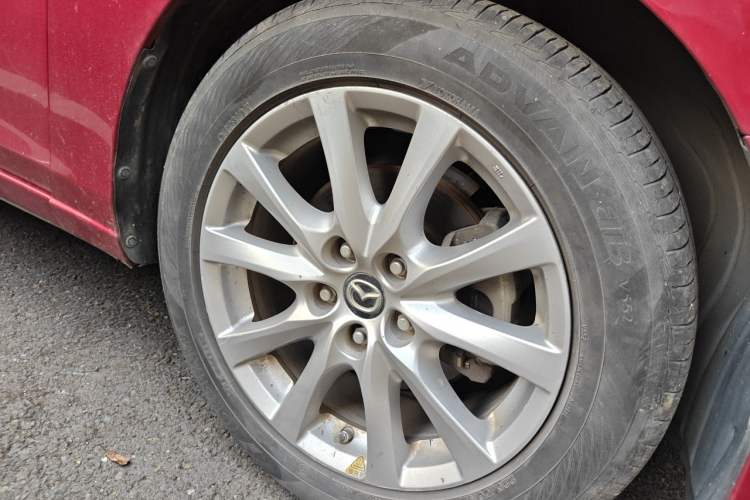 Used Mazda Atenza 2017 2.0L Blue Sky Luxury Edition Right Front Wheel Hub