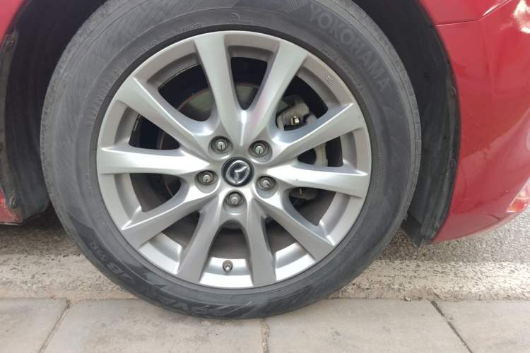 Used Mazda Atenza 2017 2.0L Blue Sky Luxury Edition Right Front Wheel Hub