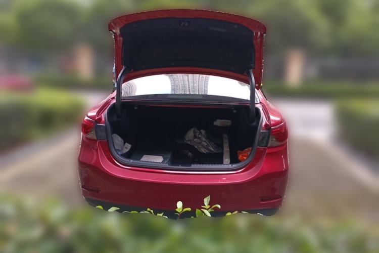 Used Mazda Atenza 2017 2.0L Blue Sky Luxury Edition Trunk