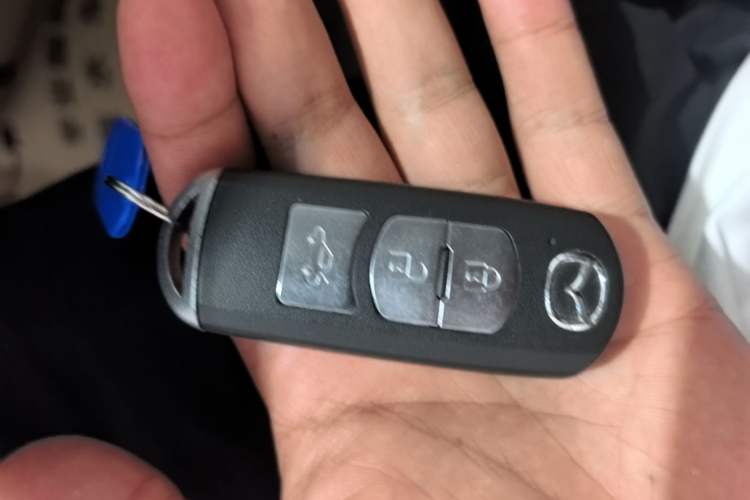 Used Mazda Atenza 2017 2.0L Blue Sky Luxury Edition Vehicle Key