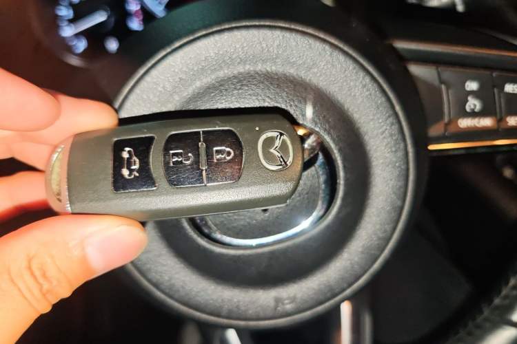 Used Mazda Atenza 2017 2.0L Blue Sky Luxury Edition Vehicle Key