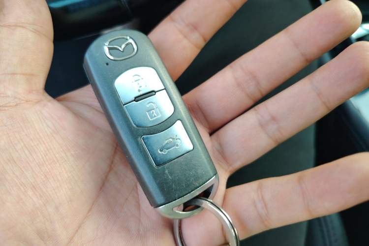 Used Mazda Atenza 2017 2.0L Blue Sky Luxury Edition Vehicle Key