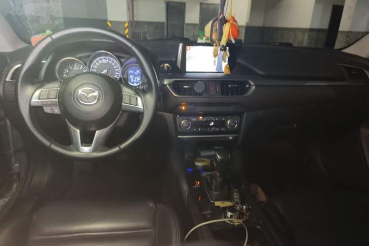 Used Mazda Atenza 2017 2.0L Blue Sky Luxury Edition Center Console