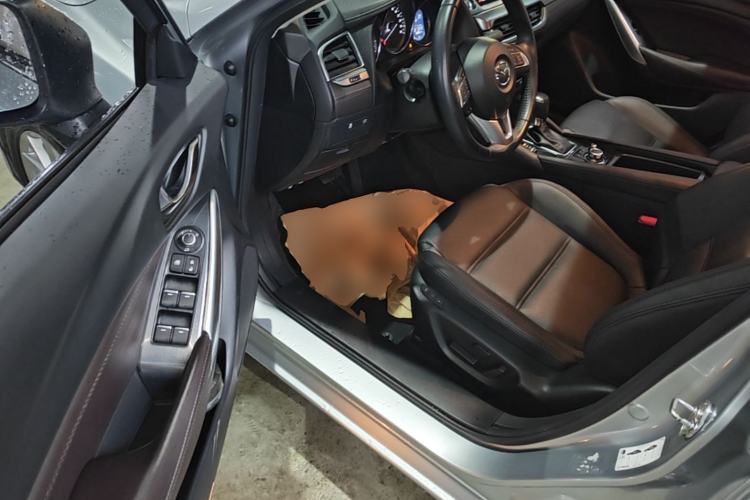 Used Mazda Atenza 2017 2.0L Blue Sky Luxury Edition Driver Seat