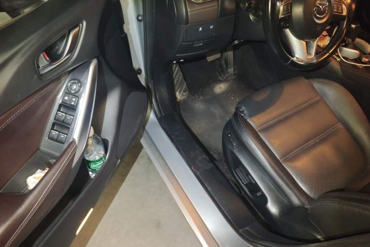 Used Mazda Atenza 2017 2.0L Blue Sky Luxury Edition Driver Seat