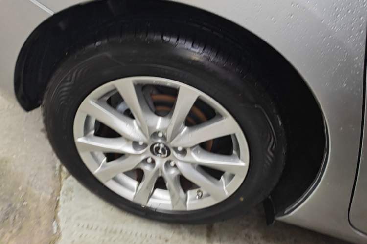 Used Mazda Atenza 2017 2.0L Blue Sky Luxury Edition Exterior 5
