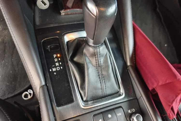 Used Mazda Atenza 2017 2.0L Blue Sky Luxury Edition Gear Lever