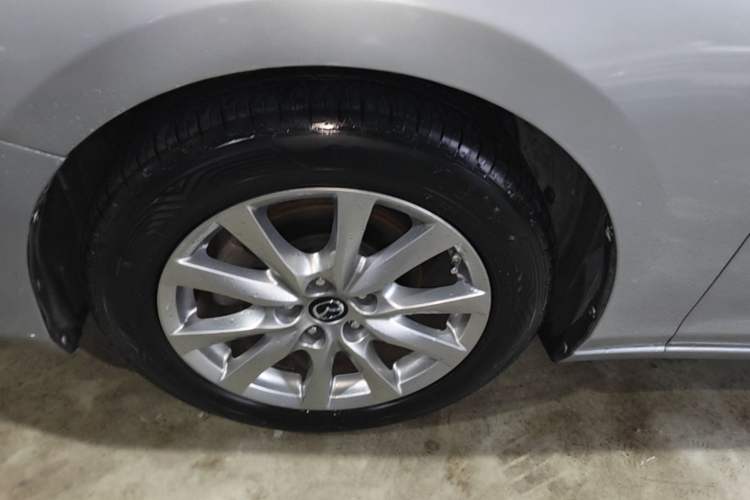 Used Mazda Atenza 2017 2.0L Blue Sky Luxury Edition Left Front Wheel Hub