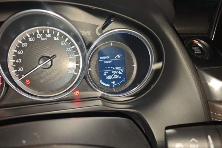 Used Mazda Atenza 2017 2.0L Blue Sky Luxury Edition Odometer Close Up