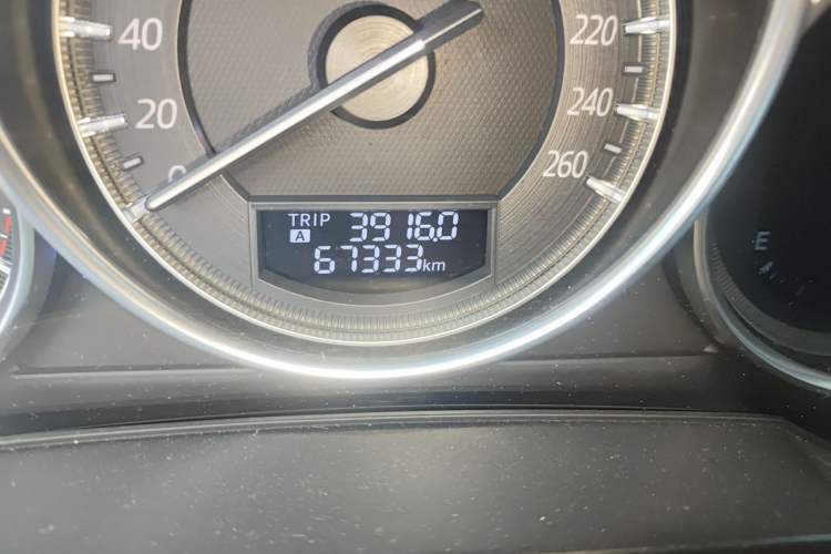 Used Mazda Atenza 2017 2.0L Blue Sky Prestige Edition Odometer Close Up
