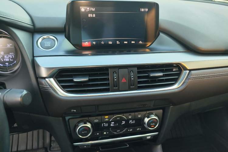 Used Mazda Atenza 2017 2.0L Blue Sky Luxury Edition Audio And AC Panel
