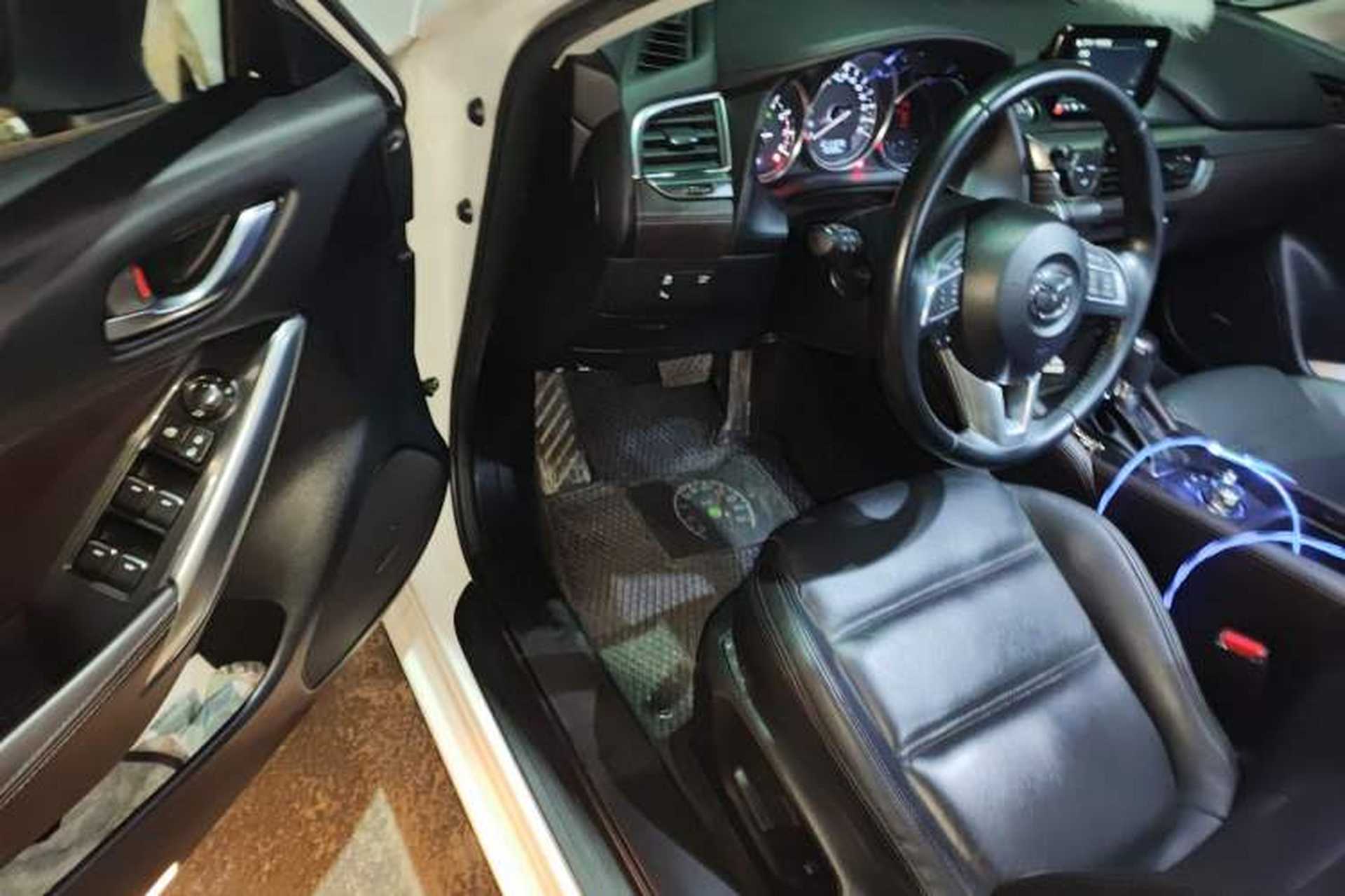 Used Mazda Atenza 2017 2.5L Blue Sky Prestige Edition Driver Seat