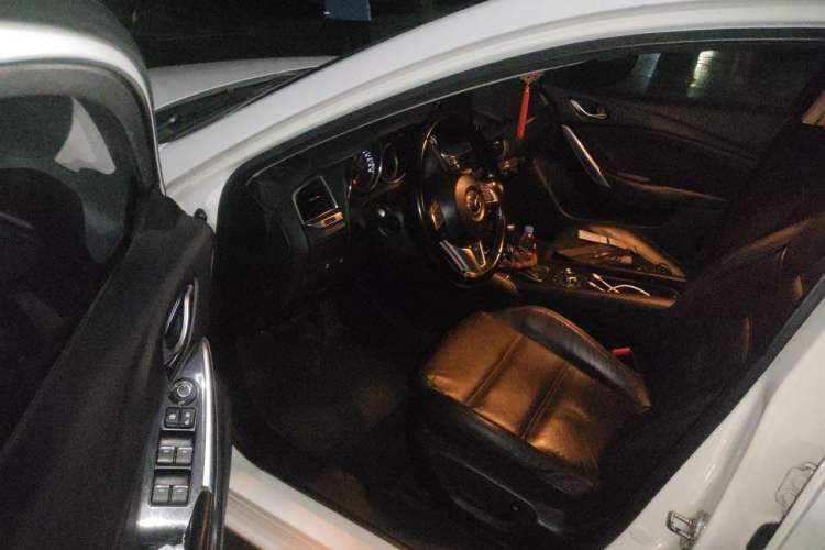 Used Mazda Atenza 2017 2.0L Blue Sky Luxury Edition Driver Seat