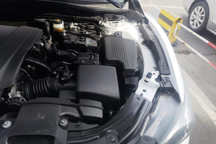 Used Mazda Atenza 2017 2.0L Blue Sky Luxury Edition Engine Bay Left