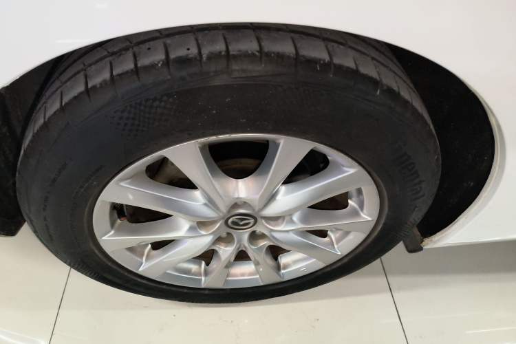 Used Mazda Atenza 2017 2.0L Blue Sky Luxury Edition Exterior 5