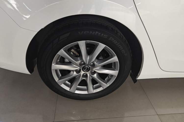 Used Mazda Atenza 2017 2.0L Blue Sky Luxury Edition Exterior 5