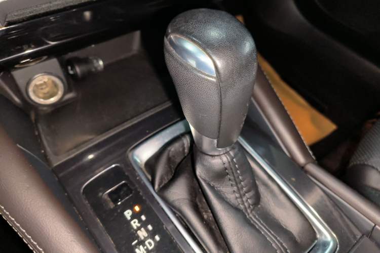 Used Mazda Atenza 2017 2.0L Blue Sky Luxury Edition Gear Lever