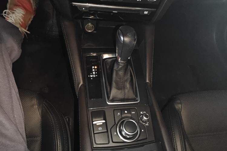 Used Mazda Atenza 2017 2.0L Blue Sky Luxury Edition Gear Lever