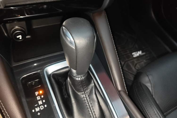 Used Mazda Atenza 2017 2.5L Blue Sky Prestige Edition Gear Lever