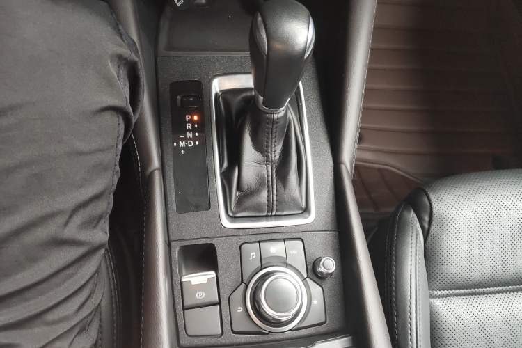 Used Mazda Atenza 2017 2.0L Blue Sky Luxury Edition Gear Lever