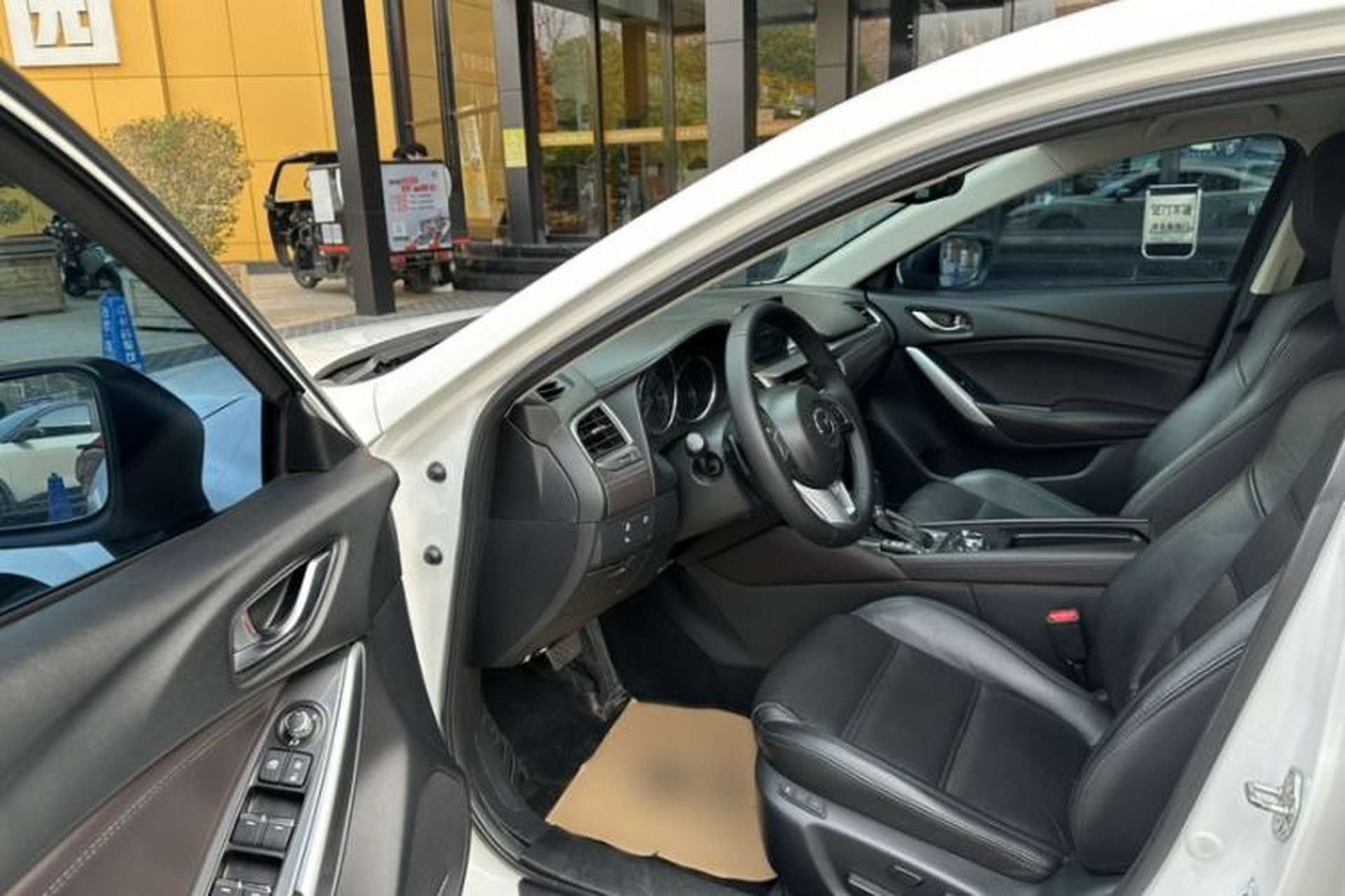 Used Mazda Atenza 2017 2.5L Blue Sky Prestige Edition Interior 2