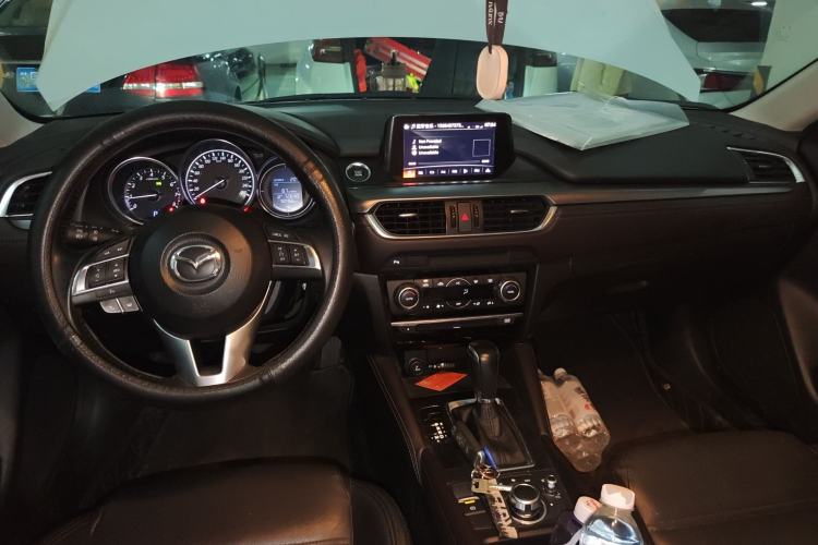Used Mazda Atenza 2017 2.0L Blue Sky Luxury Edition Interior 2
