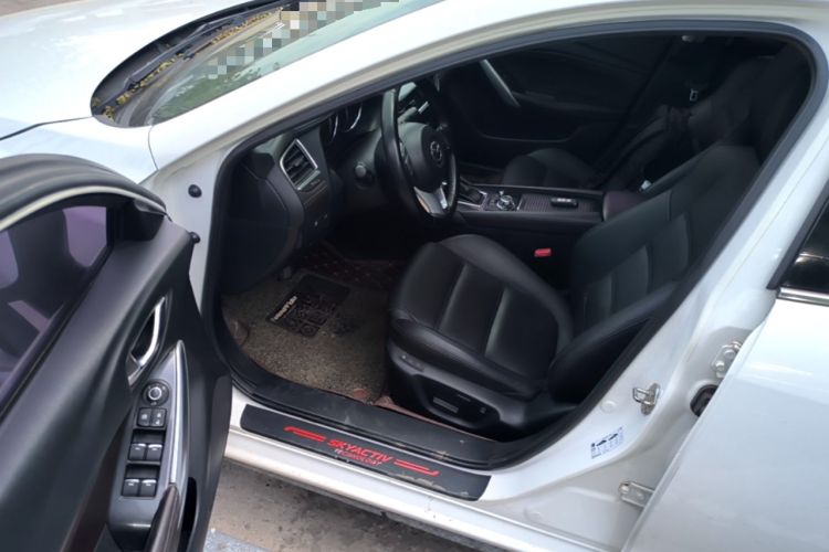 Used Mazda Atenza 2017 2.0L Blue Sky Luxury Edition Interior 3