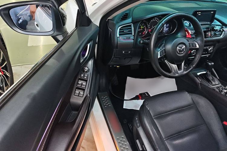 Used Mazda Atenza 2017 2.5L Skyactiv Sport Edition Interior 3
