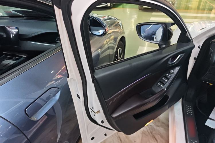 Used Mazda Atenza 2017 2.5L Skyactiv Sport Edition Interior 7