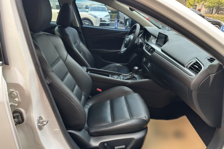 Used Mazda Atenza 2017 2.5L Blue Sky Prestige Edition Interior 8