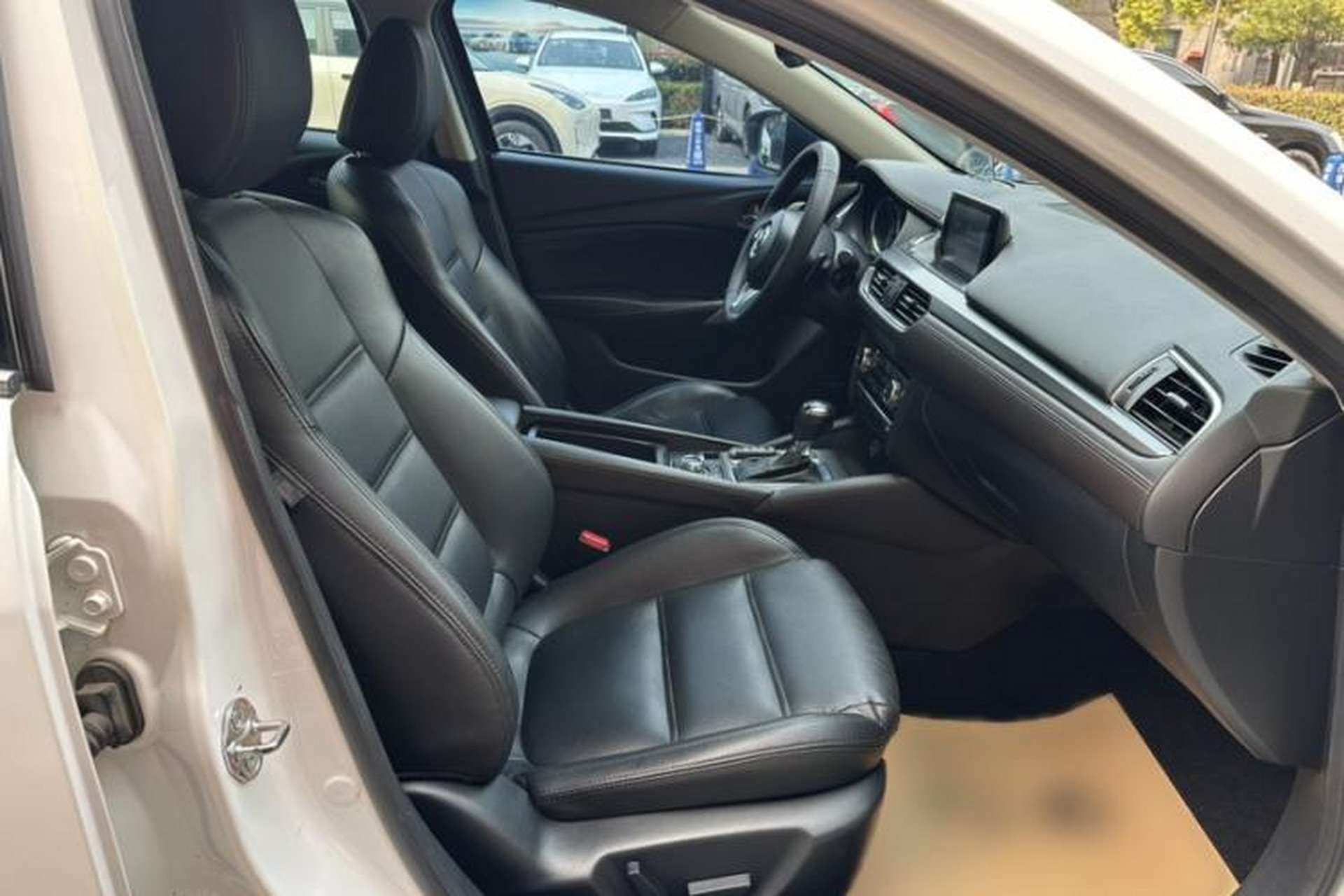 Used Mazda Atenza 2017 2.5L Blue Sky Prestige Edition Interior 8