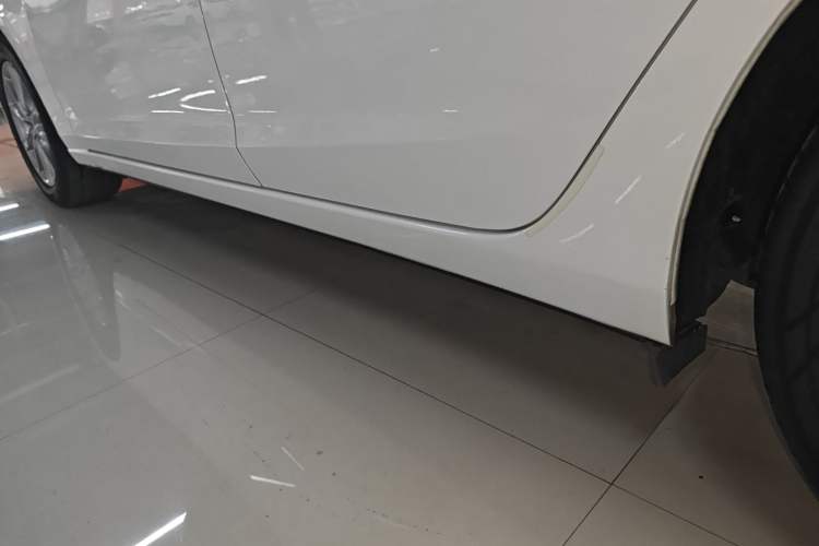 Used Mazda Atenza 2017 2.0L Blue Sky Luxury Edition Left Side Sill