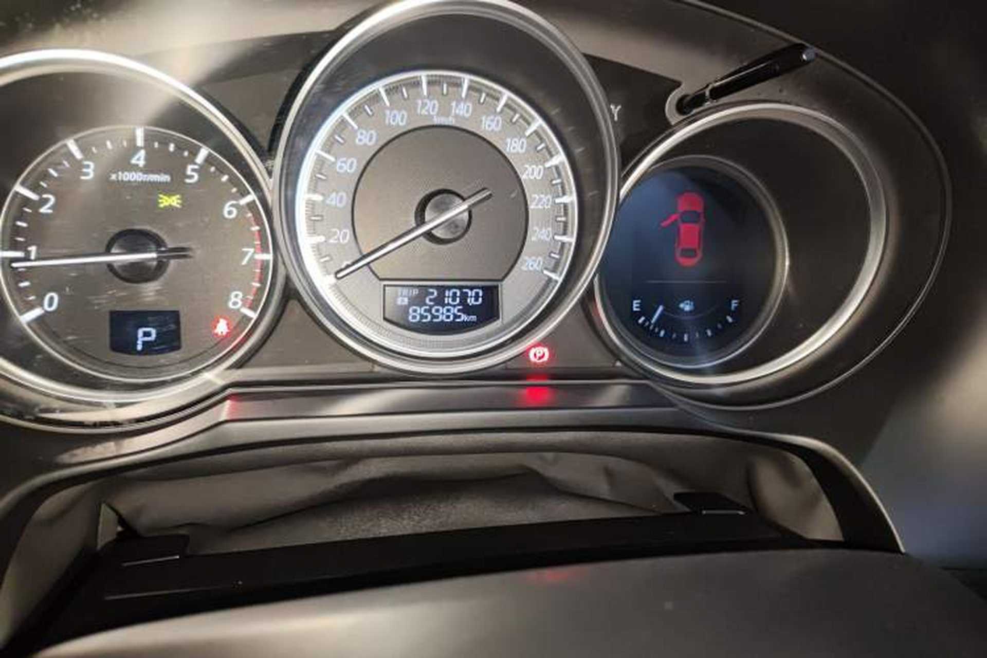 Used Mazda Atenza 2017 2.5L Blue Sky Prestige Edition Odometer Close Up