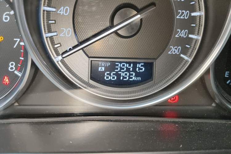 Used Mazda Atenza 2017 2.5L Blue Sky Prestige Edition Odometer Close Up