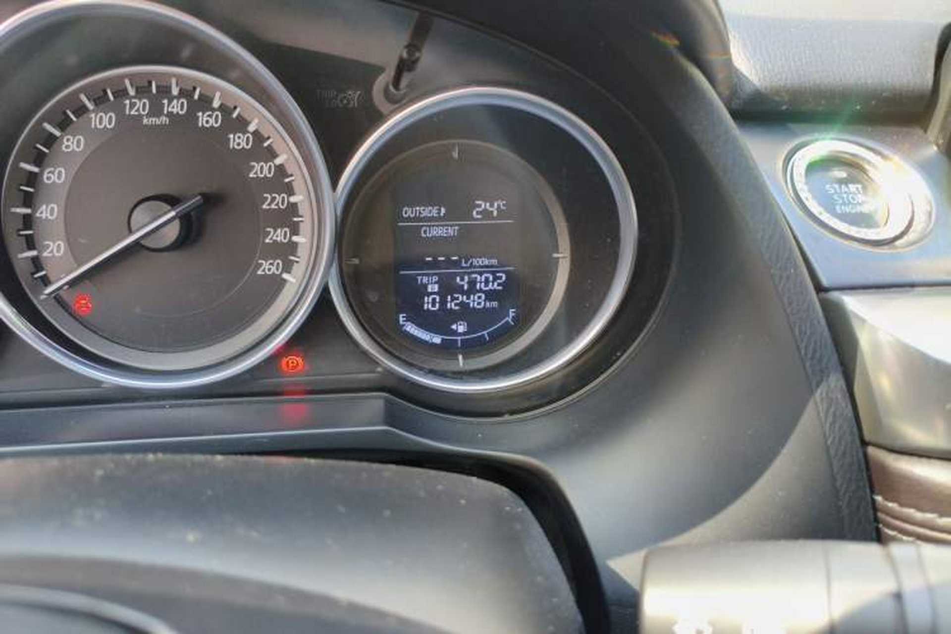 Used Mazda Atenza 2017 2.0L Blue Sky Luxury Edition Odometer Close Up