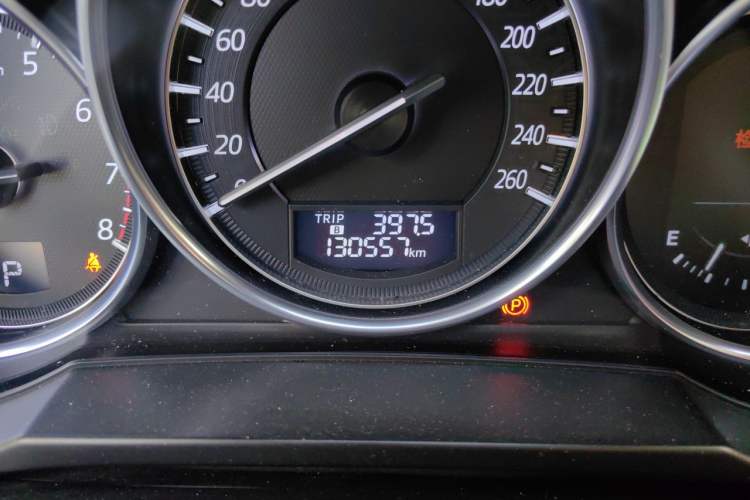 Used Mazda Atenza 2017 2.0L Blue Sky Prestige Edition Odometer Close Up