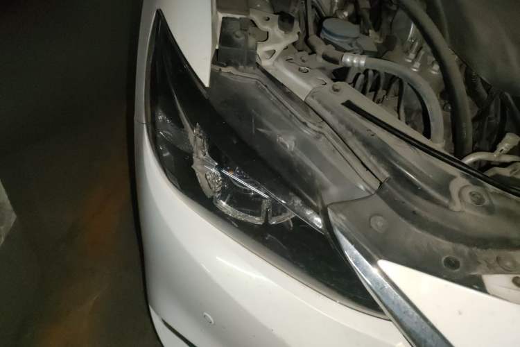 Used Mazda Atenza 2017 2.0L Blue Sky Luxury Edition Right Front Headlight