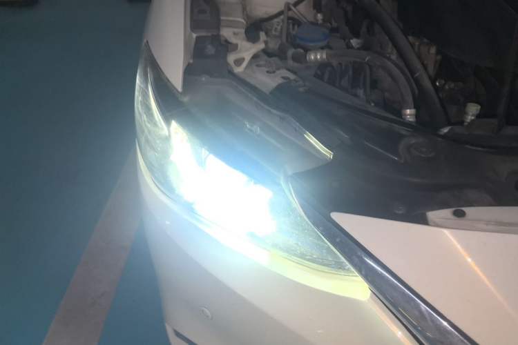 Used Mazda Atenza 2017 2.0L Blue Sky Luxury Edition Right Front Headlight