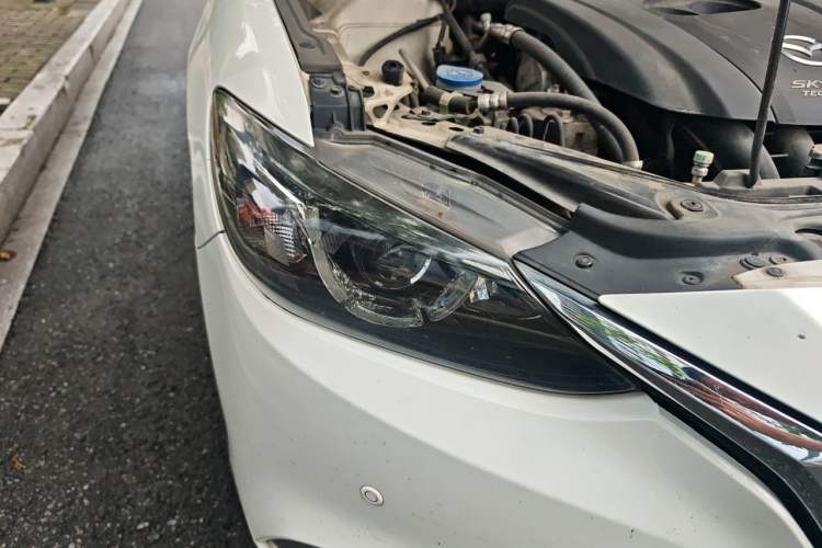 Used Mazda Atenza 2017 2.0L Blue Sky Luxury Edition Right Front Headlight